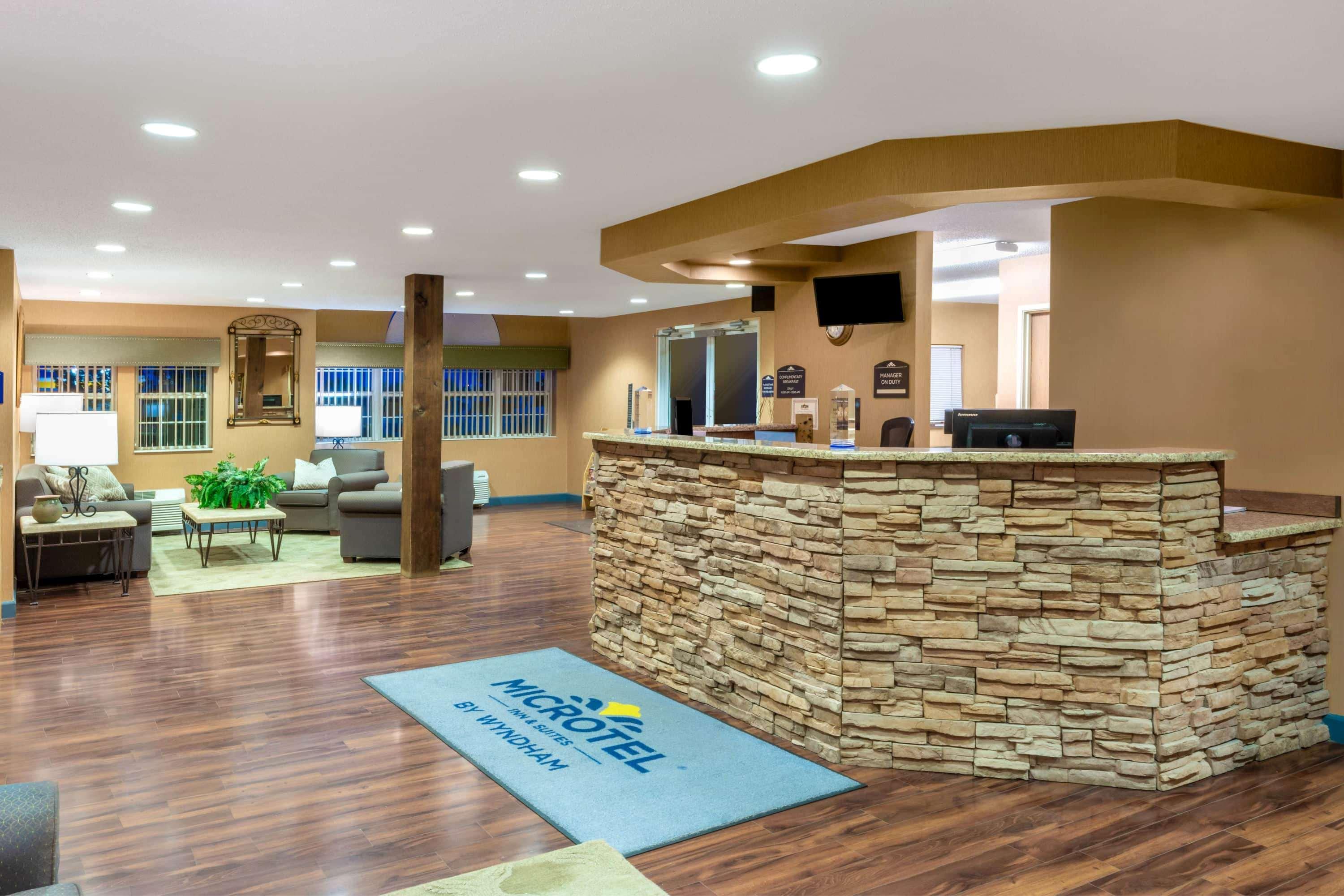 Microtel Inn&Suites Raton Exterior foto